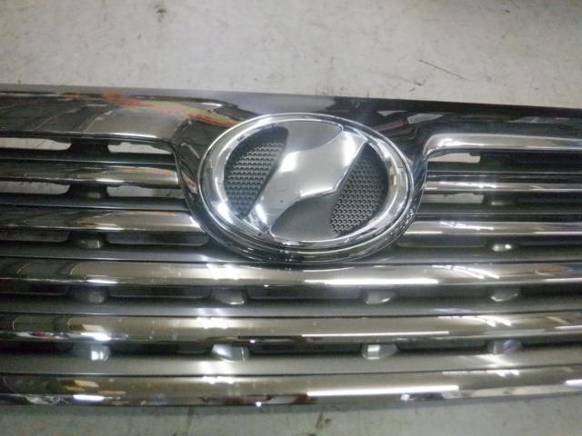 Toyota genuine
Front grille