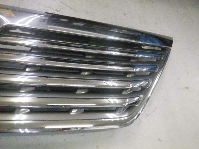 Toyota genuine
Front grille