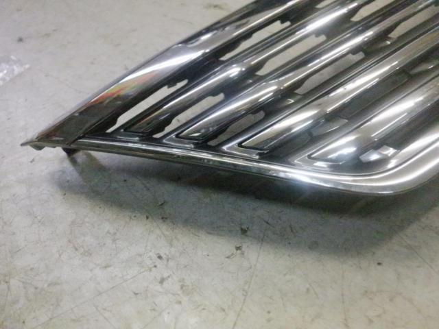 Toyota genuine
Front grille