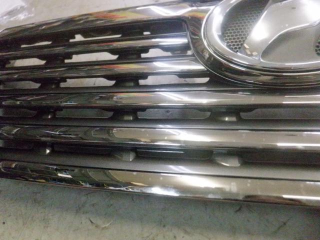 Toyota genuine
Front grille