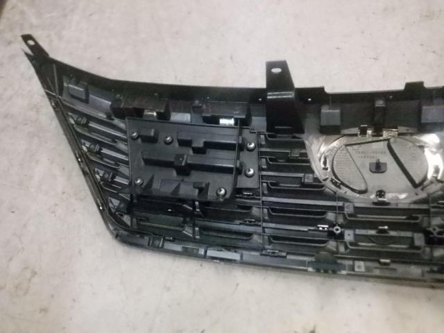 Toyota genuine
Front grille