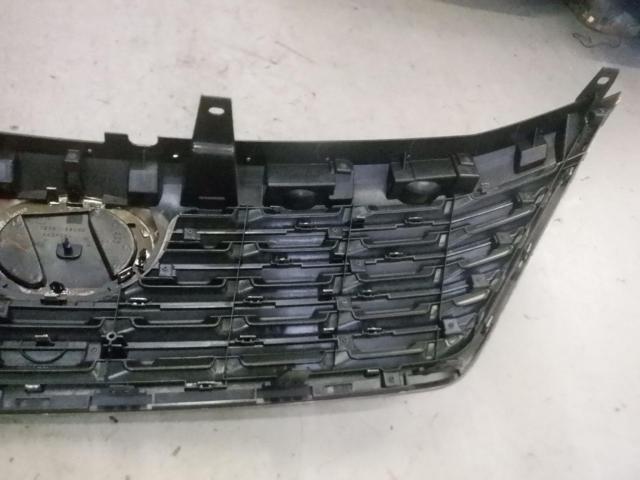 Toyota genuine
Front grille