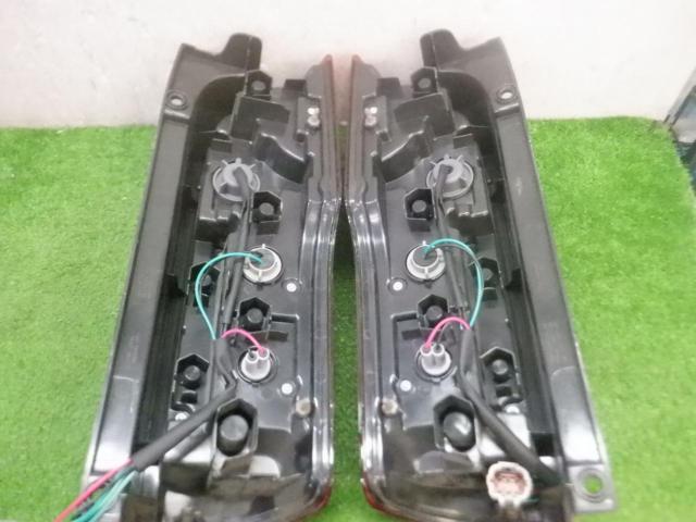 Unknown Manufacturer
Genuine shape tail lens