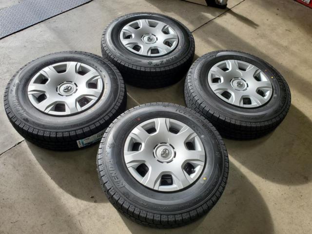 8トヨタ純正(TOYOTA)  200系ハイエース純正スチールホイール  + KENDA(ケンダ) ICETEC VAN’Z WR01