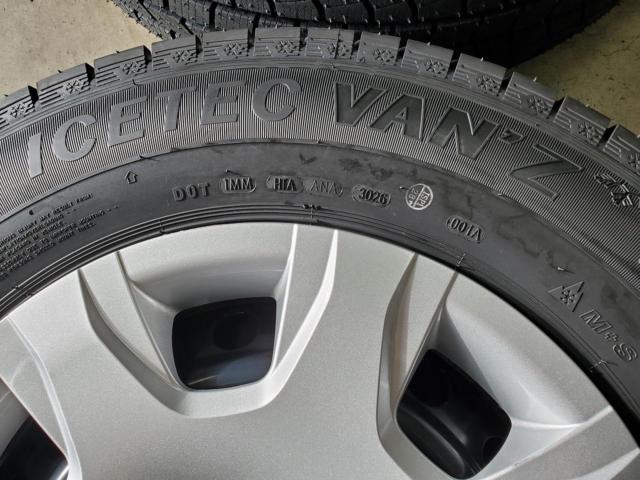8トヨタ純正(TOYOTA)  200系ハイエース純正スチールホイール  + KENDA(ケンダ) ICETEC VAN’Z WR01