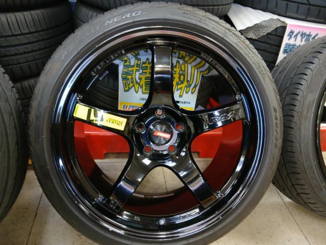 RAYS
GRAM
LIGHTS
57 CR
+
PIRELLI
P
ZERO
NERO
GT