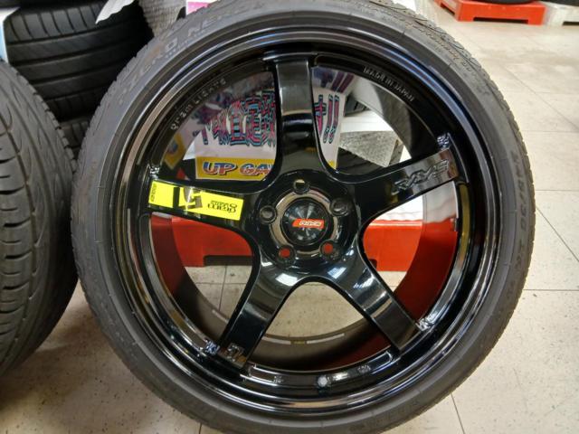 RAYS
GRAM
LIGHTS
57 CR
+
PIRELLI
P
ZERO
NERO
GT