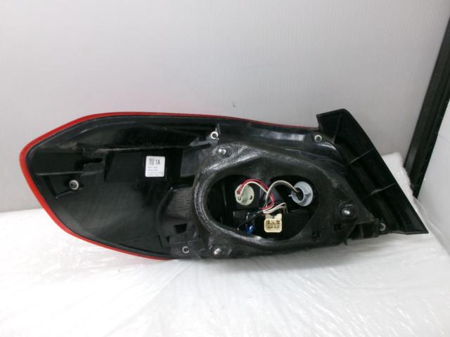 スバル純正 VAG WRX S4 純正テール