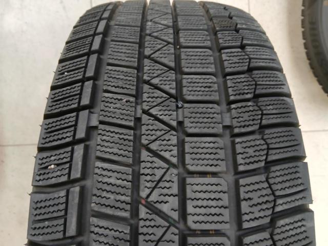 HOT STUFF WAREN W01 + KENDA ICETEC NEO KR36