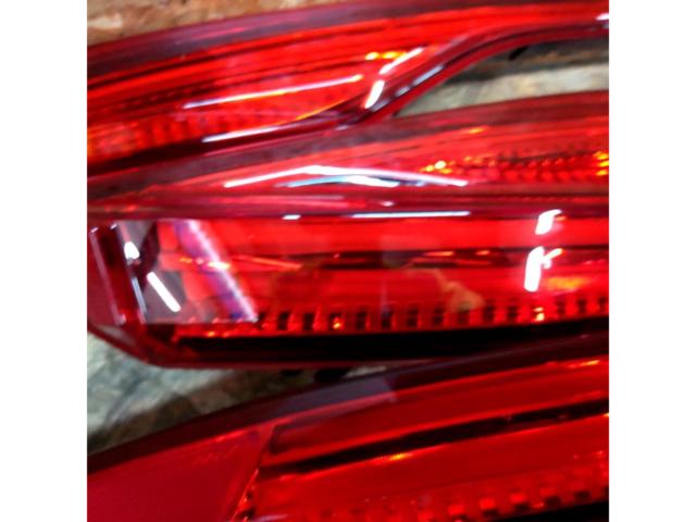 トヨタ 80系ハリアー 純正テールレンズセット