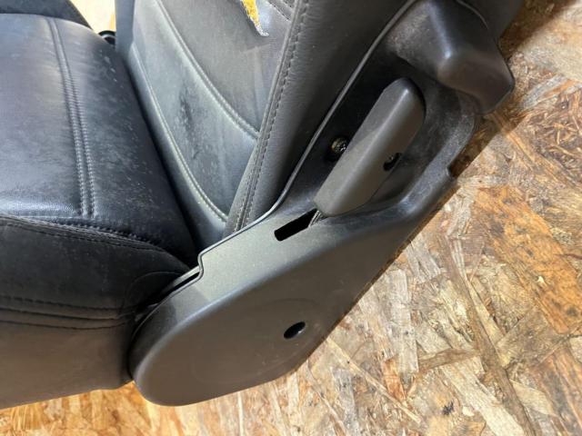 SUZUKI
Cappuccino
EA11R
Genuine leather seat
(Driver's seat / RH)