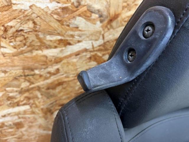 SUZUKI
Cappuccino
EA11R
Genuine leather seat
(Driver's seat / RH)