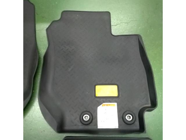 スズキ ジムニーシエラ JB74W 純正オプション ラバーフロアマット