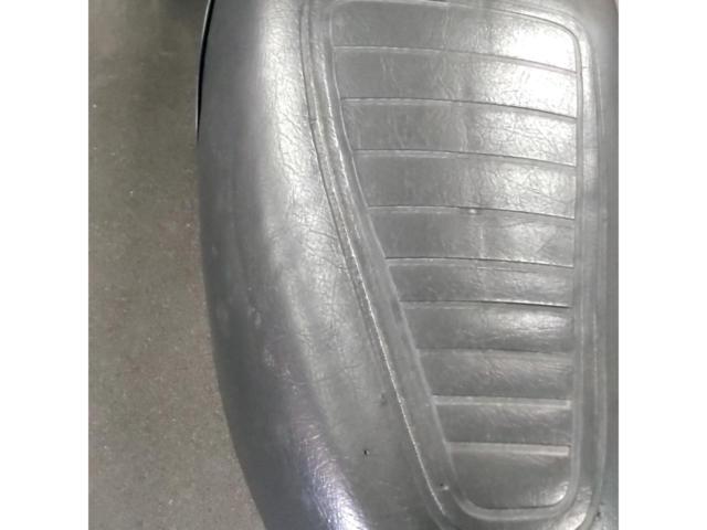 ノーブランド ダブルシート■C50 スーパーカブ 年式不明