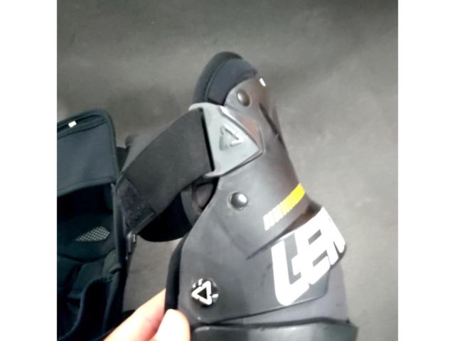 LEATT ニーガード Dual Axis ■L/XL
