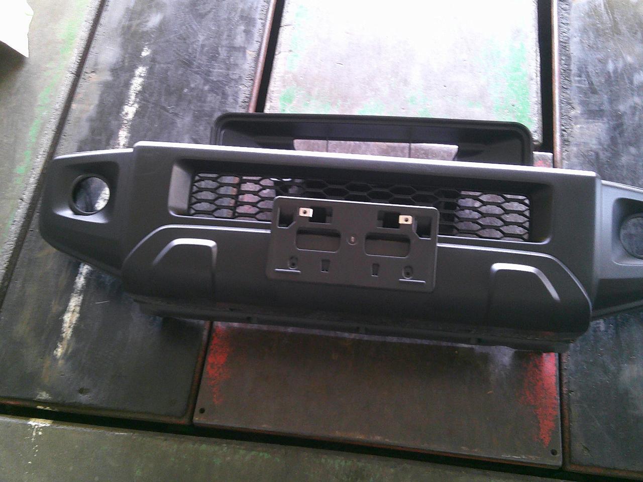 Suzuki genuine Jimny Nomad
Genuine front bumper & duct cover set