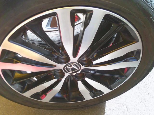 Honda
Fit Shuttle original wheel
