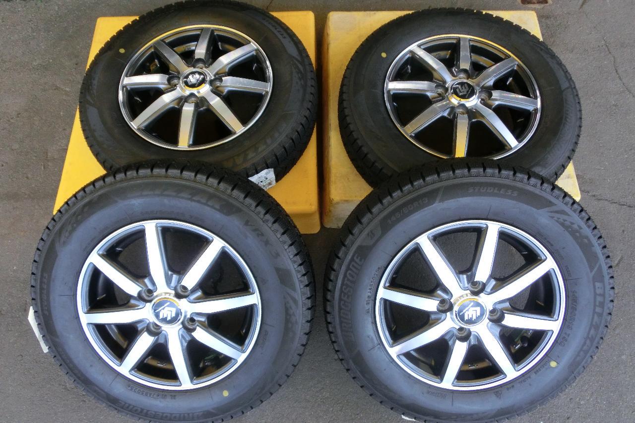 TOPY (Topy)
CEREBRO (Serebro)
8-spoke
+
BRIDGESTONE (Bridgestone)
BLIZZAK
VRX3