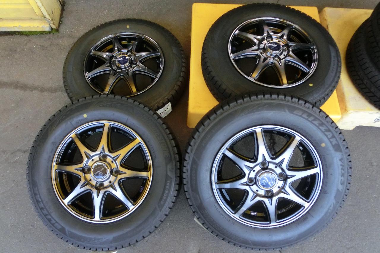 KYOHO (Kyoho)
SMACK (Smack)
8-spoke
+
BRIDGESTONE (Bridgestone)
BLIZZAK
VRX3