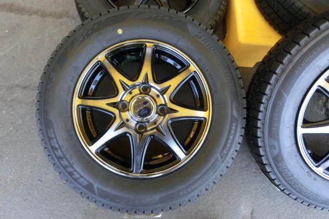 KYOHO (Kyoho)
SMACK (Smack)
8-spoke
+
BRIDGESTONE (Bridgestone)
BLIZZAK
VRX3