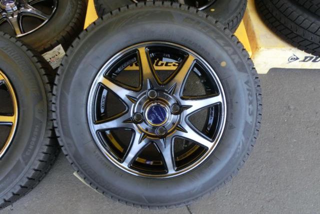 KYOHO (Kyoho)
SMACK (Smack)
8-spoke
+
BRIDGESTONE (Bridgestone)
BLIZZAK
VRX3