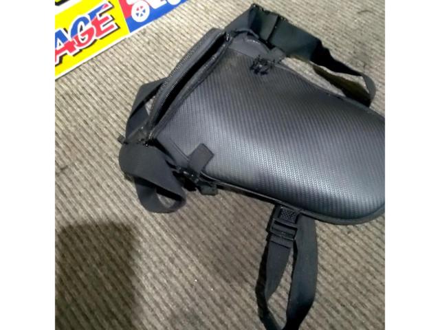 メーカー不明 レッグポーチ