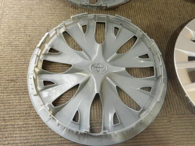 TOYOTA(トヨタ)ヤリス純正15インチホイールキャップ