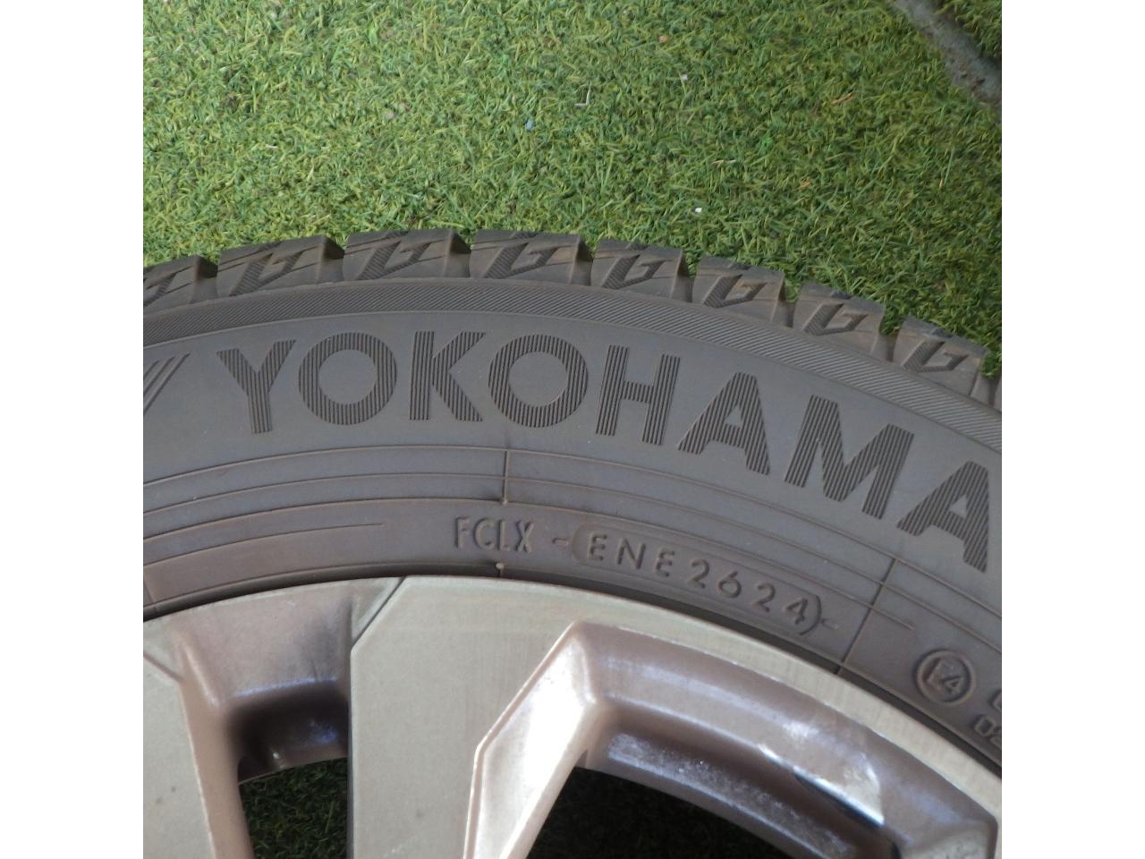 [Four] only tire YOKOHAMA
ice
GUARD
iG60 185/65R15 / Manufactured in 2024