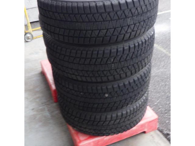 Bridgestone Balminum Studless Tires
BR10 + BRIDGESTONE BLIZZAK
DM-V3225/60R17
99Q
Manufactured in 2023