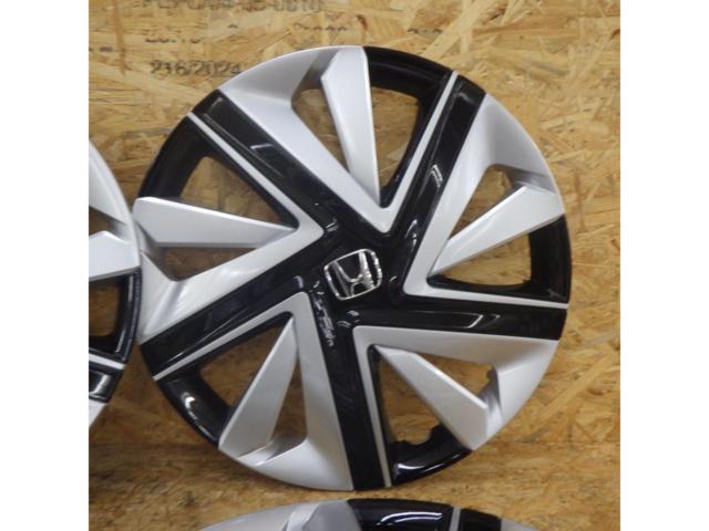 Genuine Honda wheel caps for 15-inch wheels