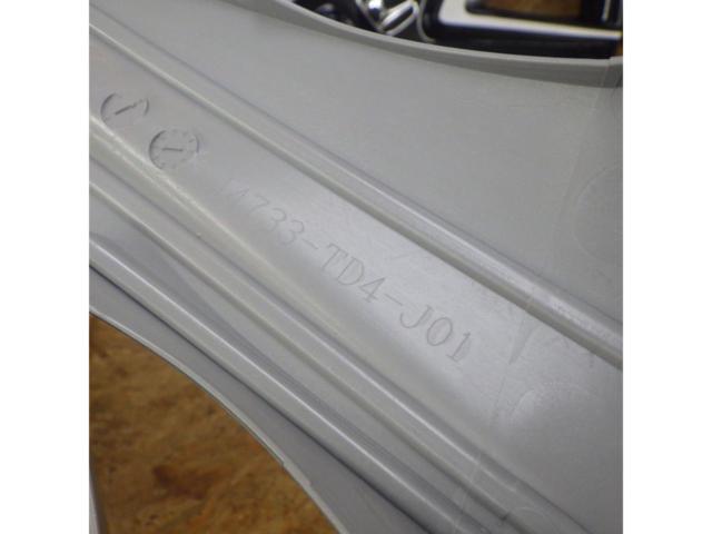 Genuine Honda wheel caps for 15-inch wheels