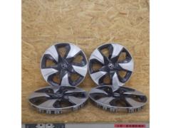 Genuine Honda wheel caps for 215-inch wheels.