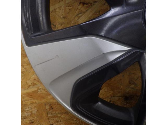 Genuine Honda wheel caps for 215-inch wheels.