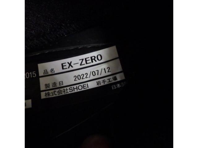 Rider's size: XL SHOEI
EX-ZERO Full Face Helmet