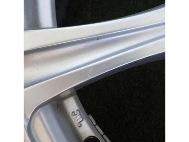 [Studless] manufacturer unknown
AXELL
Silver 7-spoke wheels +
KENDA
ICETEC
NEO215/45R17
Made in 2024