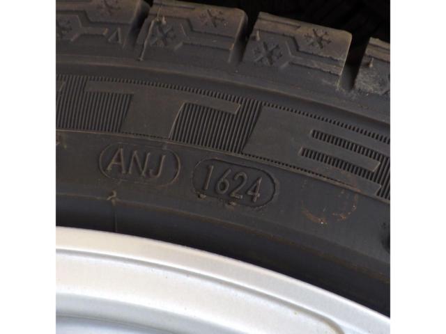[Studless] manufacturer unknown
AXELL
Silver 7-spoke wheels +
KENDA
ICETEC
NEO215/45R17
Made in 2024