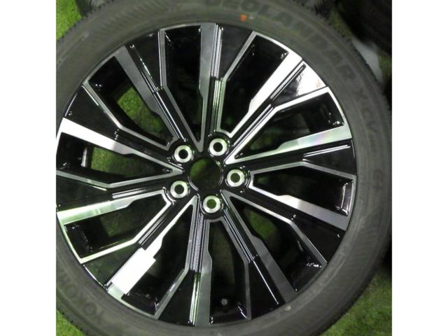 Toyota genuine
Black polished wheels +
YOKOHAMA
GEOLANDER
X-CV
G057
e +