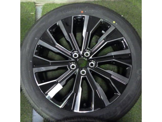 Toyota genuine
Black polished wheels +
YOKOHAMA
GEOLANDER
X-CV
G057
e +