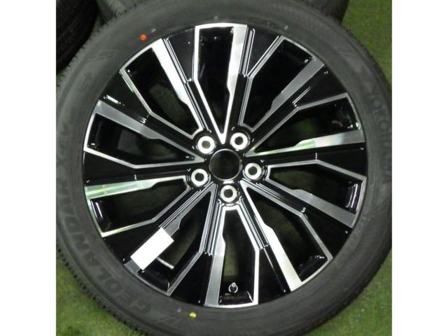 Toyota genuine
Black polished wheels +
YOKOHAMA
GEOLANDER
X-CV
G057
e +
