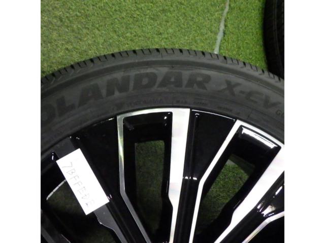 Toyota genuine
Black polished wheels +
YOKOHAMA
GEOLANDER
X-CV
G057
e +