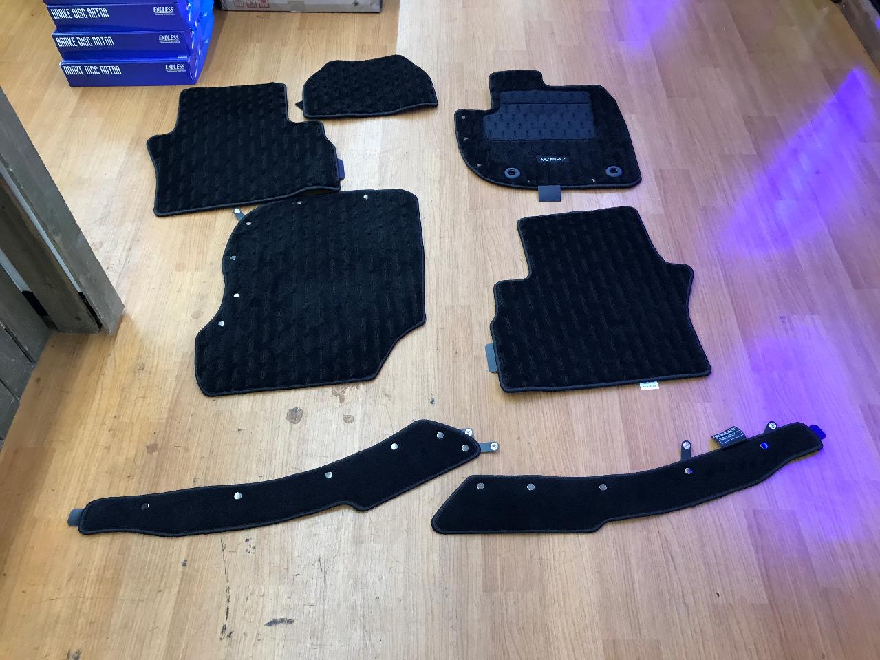 Honda genuine
WR-V Genuine Floor Mats / Premium Type