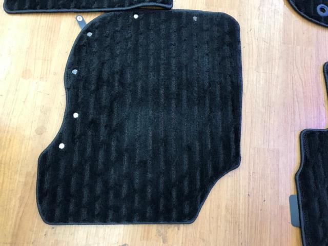Honda genuine
WR-V Genuine Floor Mats / Premium Type