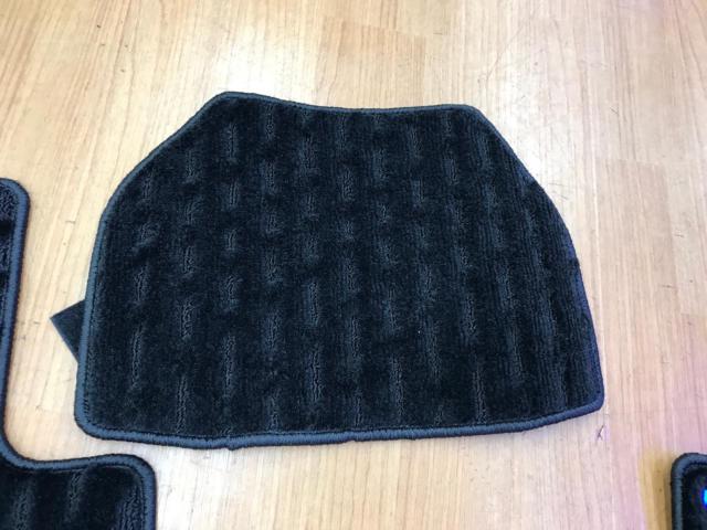 Honda genuine
WR-V Genuine Floor Mats / Premium Type