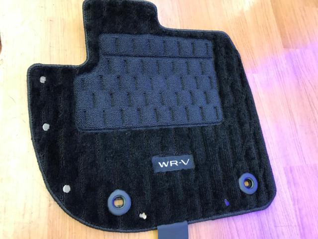 Honda genuine
WR-V Genuine Floor Mats / Premium Type