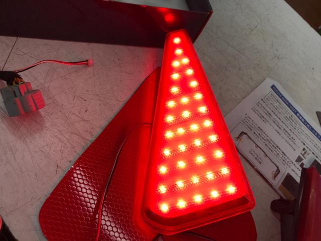 エンラージ商事 LEDリフレクター 80系 ノア/ヴォクシー