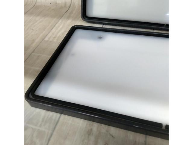 Inoue Industries/Perfect
LED backlit license plate
For ordinary cars
2 pieces set