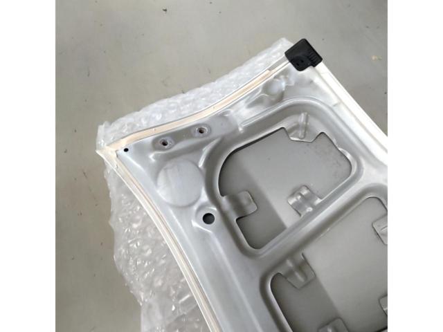 【トヨタ純正】  純正ボンネット  ■  200系ハイエース  スーパーGL  ナローボディ  6型にて使用