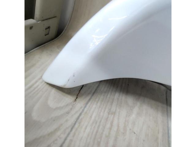 【トヨタ純正】  純正オプションリアウイング  ■  200系ハイエース  ナローボディ
