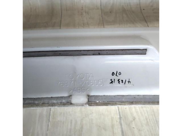 【トヨタ純正】  純正オプションリアウイング  ■  200系ハイエース  ナローボディ