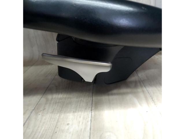 Genuine Mazda US product
Genuine leather handle
■
Lexus
Primary IS